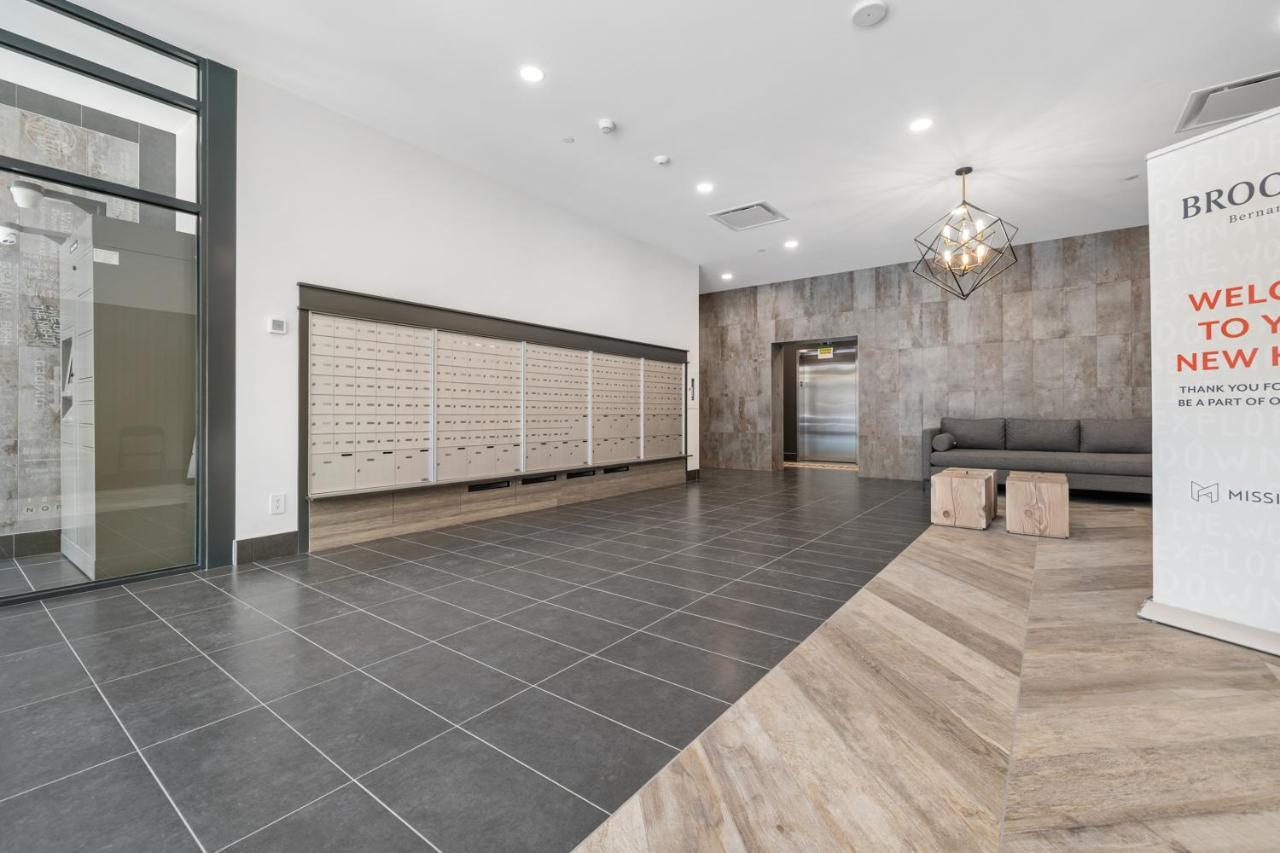 Brand New Luxury Downtown Near The Beach #13 Kelowna Eksteriør billede