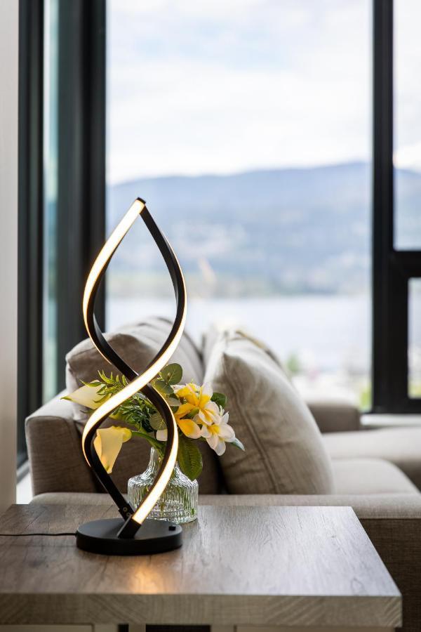 Brand New Luxury Downtown Near The Beach #13 Kelowna Eksteriør billede