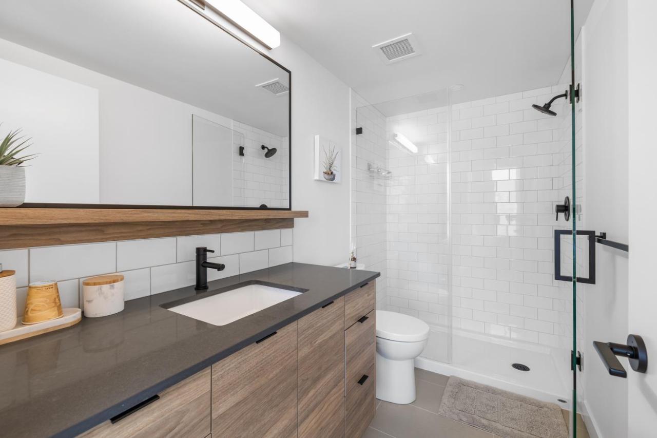 Brand New Luxury Downtown Near The Beach #13 Kelowna Eksteriør billede