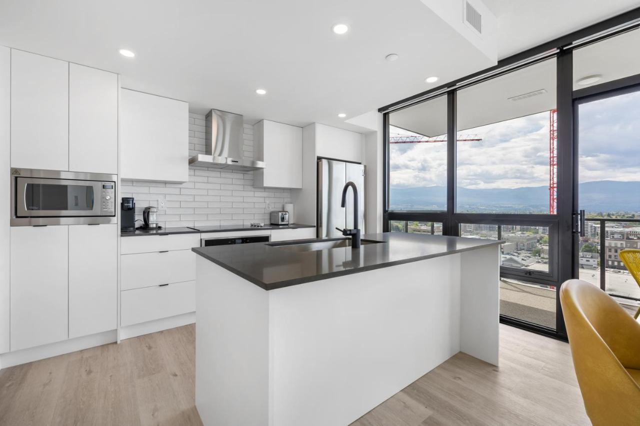 Brand New Luxury Downtown Near The Beach #13 Kelowna Eksteriør billede